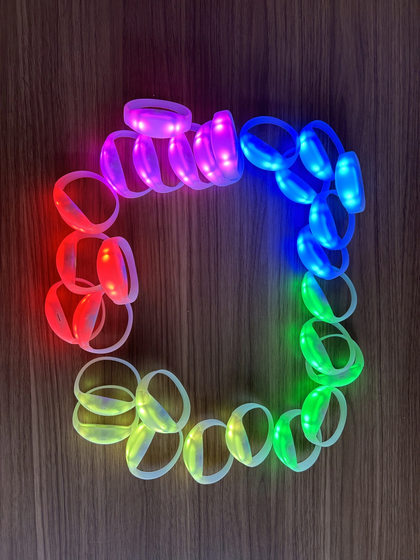 Pulseiras LED em múltiplas cores